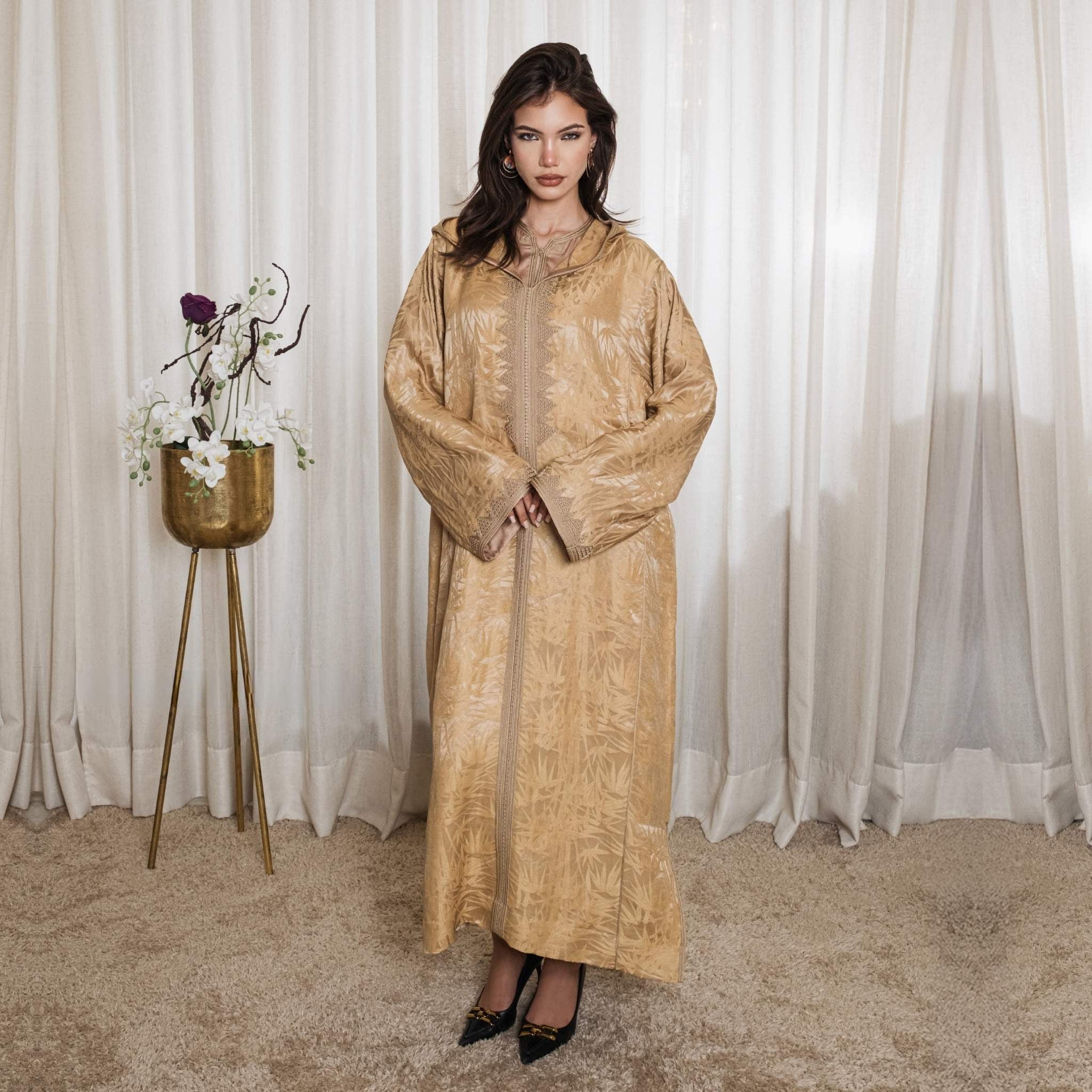 جلابة مغربية ذهبية نسائية